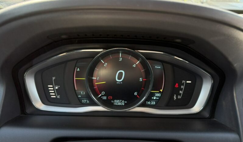 VOLVO XC 60 | 4×4 Automatyczny | Automatyczna | 163 KM | Czarny full