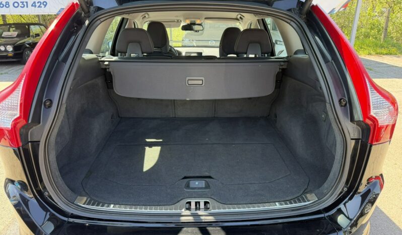 VOLVO XC 60 | 4×4 Automatyczny | Automatyczna | 163 KM | Czarny full