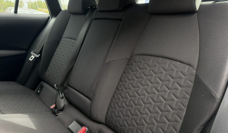 TOYOTA Corolla  | przedni | Automatyczna | 122 KM | Srebrny full