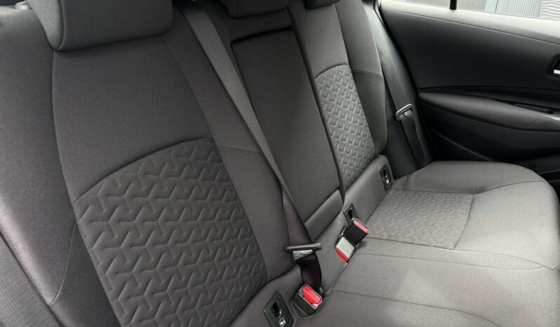 TOYOTA Corolla  | przedni | Automatyczna | 122 KM | Srebrny full