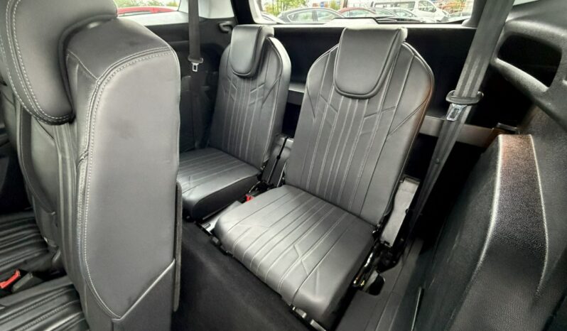 PEUGEOT 5008  | FWD (przód) | Manualna | 130 KM | Szary full