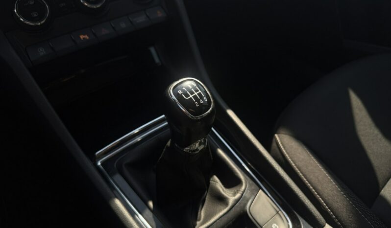SKODA Karoq | przedni | Manualna | 150 KM | bialy full