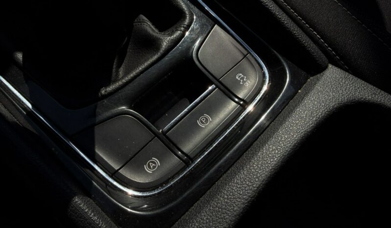 SKODA Karoq | przedni | Manualna | 150 KM | bialy full