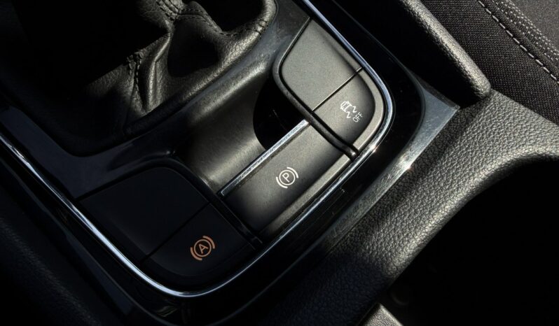 SKODA Karoq | przedni | Manualna | 150 KM | bialy full