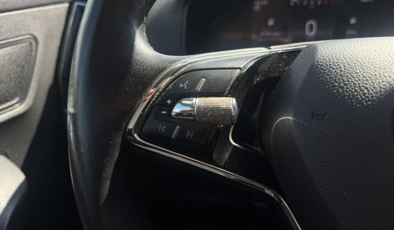 SKODA Karoq | przedni | Manualna | 150 KM | bialy full