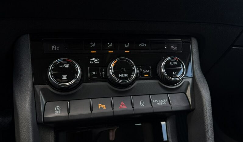 SKODA Karoq | przedni | Manualna | 115 KM | bialy full