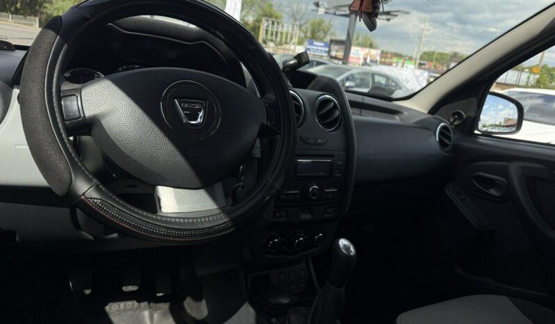 DACIA Duster  | przedni | Manualna | 105 KM | Srebrny full