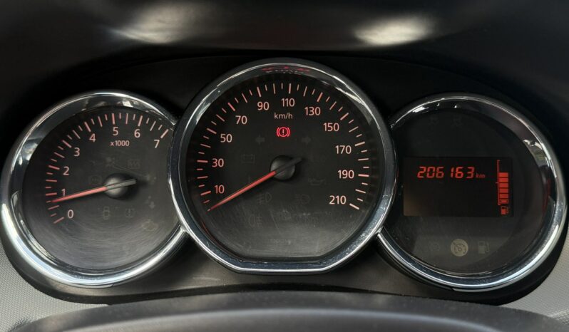 DACIA Duster  | przedni | Manualna | 105 KM | Srebrny full