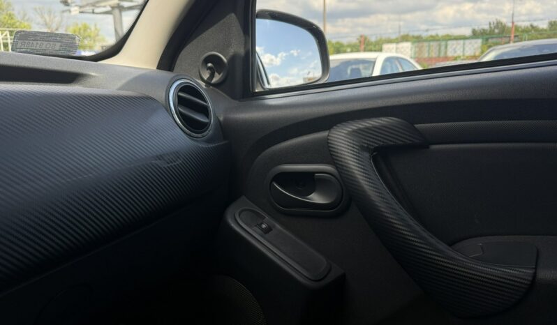 DACIA Duster  | przedni | Manualna | 105 KM | Srebrny full