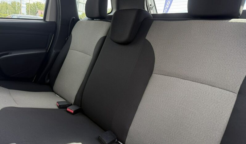 DACIA Duster  | przedni | Manualna | 105 KM | Srebrny full