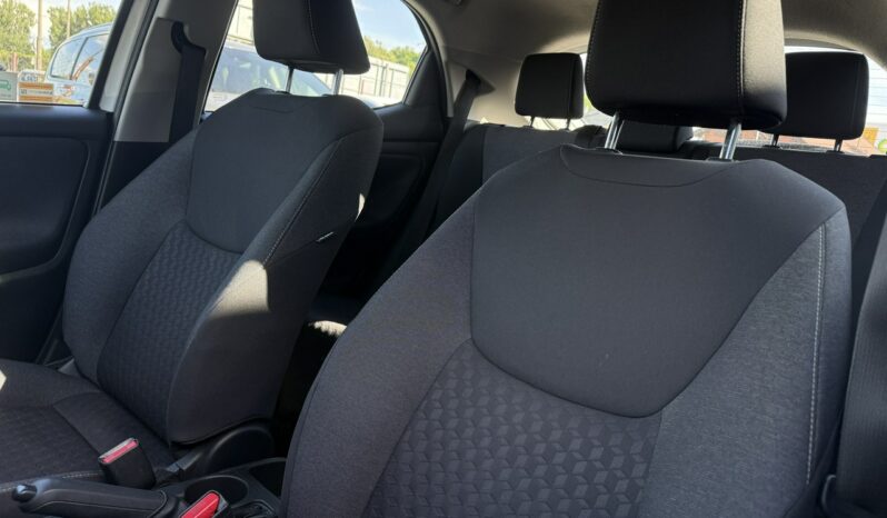 TOYOTA Yaris  | przedni | Manualna | 125 KM | bialy full