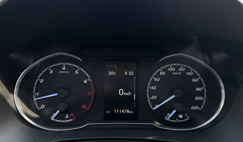 TOYOTA Yaris  | przedni | Manualna | 111 KM | Niebieski full