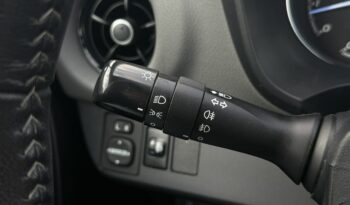 TOYOTA Yaris  | przedni | Manualna | 111 KM | Niebieski full
