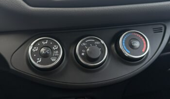 TOYOTA Yaris  | przedni | Manualna | 111 KM | Niebieski full