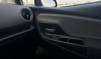 TOYOTA Yaris  | przedni | Manualna | 111 KM | Niebieski full