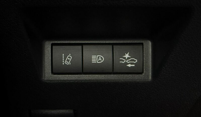 TOYOTA Yaris  | przedni | Manualna | 111 KM | Niebieski full