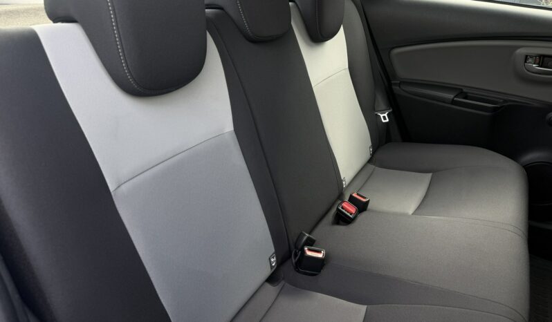 TOYOTA Yaris  | przedni | Manualna | 111 KM | Niebieski full