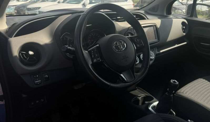 TOYOTA Yaris  | przedni | Manualna | 111 KM | Niebieski full