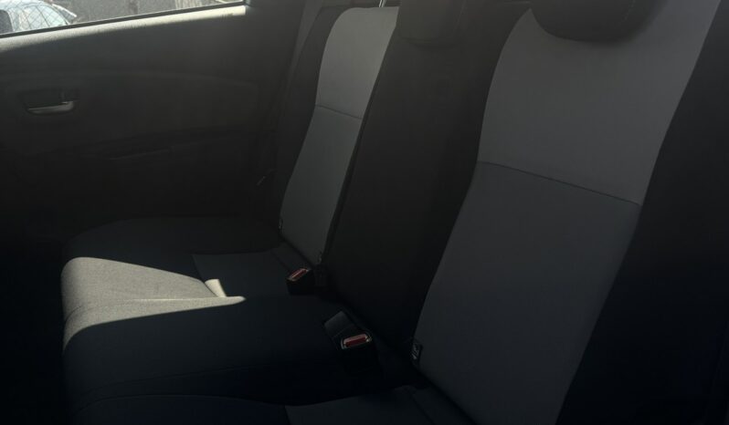 TOYOTA Yaris  | przedni | Manualna | 111 KM | Niebieski full