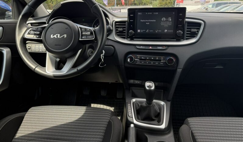 KIA Ceed  | przedni | Manualna | 160 KM | Niebieski full