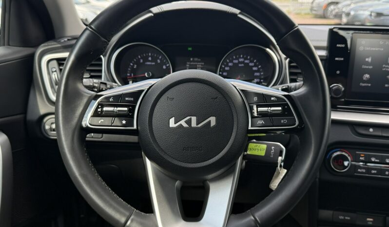 KIA Ceed  | przedni | Manualna | 160 KM | Niebieski full