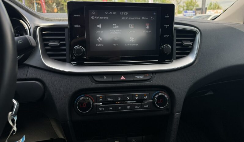 KIA Ceed  | przedni | Manualna | 160 KM | Niebieski full