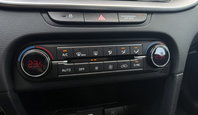 KIA Ceed  | przedni | Manualna | 160 KM | Niebieski full