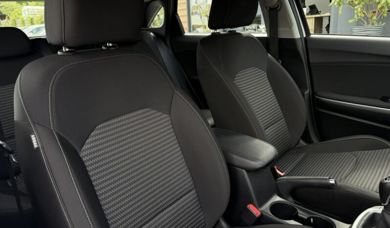 KIA Ceed  | przedni | Manualna | 160 KM | bialy full