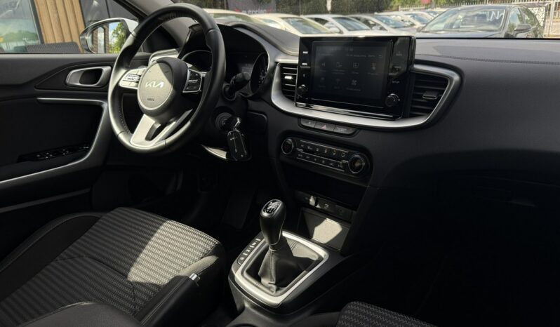 KIA Ceed  | przedni | Manualna | 160 KM | bialy full
