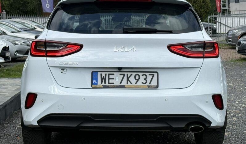 KIA Ceed  | przedni | Manualna | 160 KM | bialy full