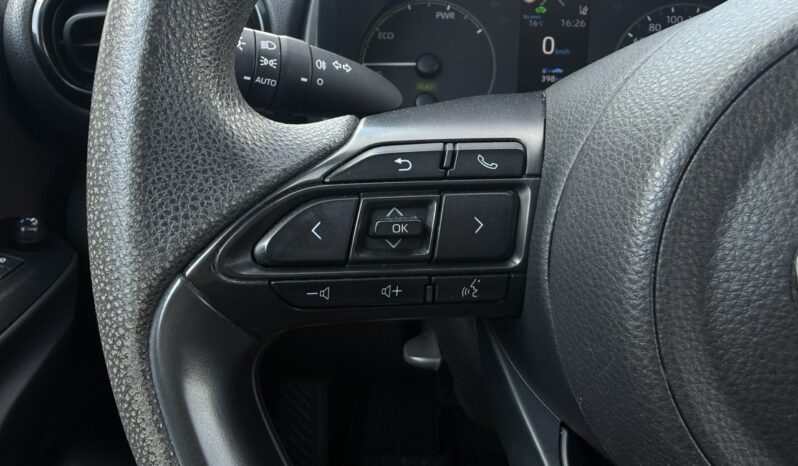 TOYOTA Yaris  | przedni | automatyczna_bezstopniowa | 116 KM | Srebrny full