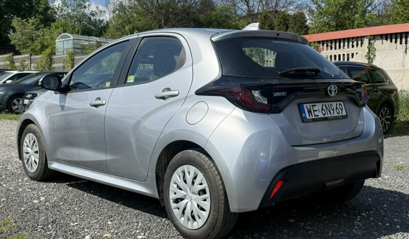 TOYOTA Yaris  | przedni | automatyczna_bezstopniowa | 116 KM | Srebrny full