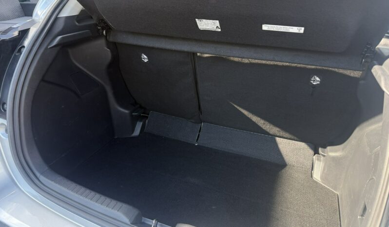 TOYOTA Yaris  | przedni | automatyczna_bezstopniowa | 116 KM | Srebrny full