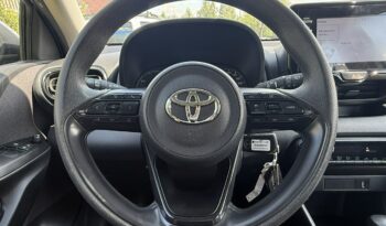TOYOTA Yaris  | przedni | automatyczna_bezstopniowa | 116 KM | Srebrny full