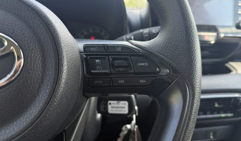 TOYOTA Yaris  | przedni | automatyczna_bezstopniowa | 116 KM | Srebrny full