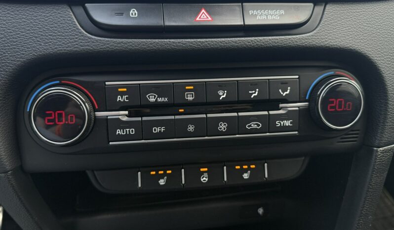 KIA Ceed  | przedni | Manualna | 136 KM | Niebieski full