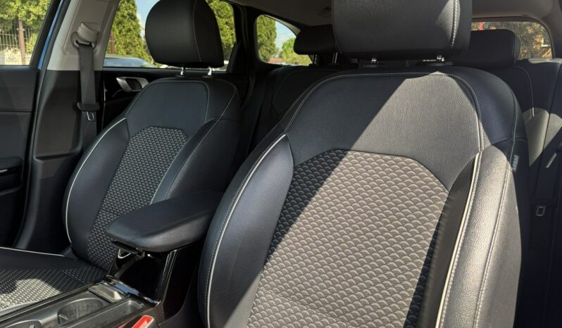 KIA Ceed  | przedni | Manualna | 136 KM | Niebieski full