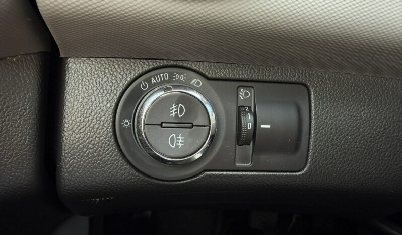 CHEVROLET Aveo  | FWD (przód) | Manualna | 115 KM | bialy full