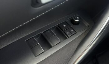 TOYOTA Corolla  | przedni | Automatyczna | 122 KM | Srebrny full