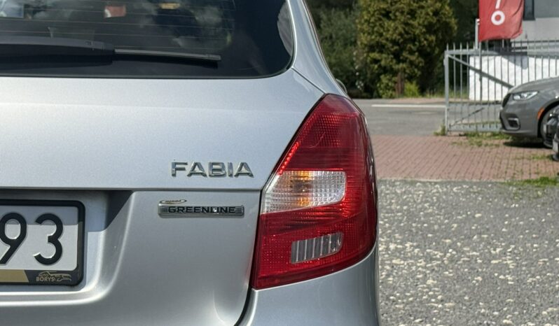SKODA Fabia  | przedni | Manualna | 75 KM | Srebrny full