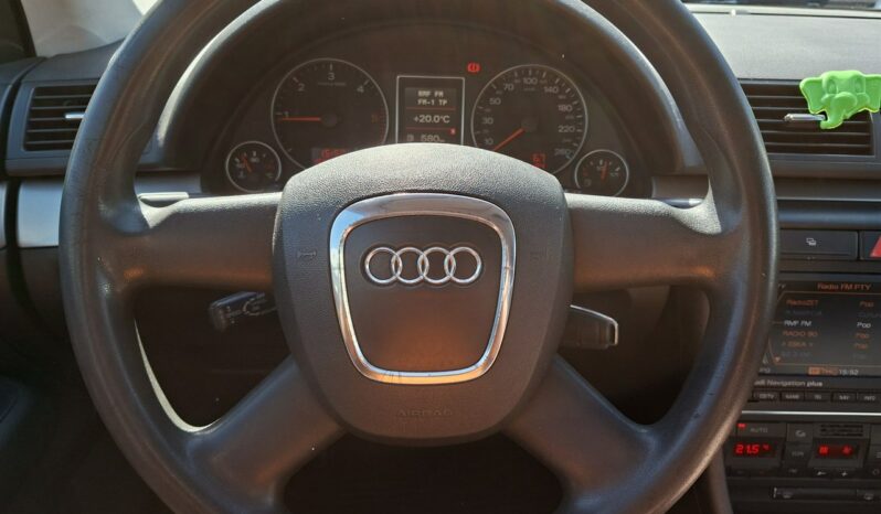 AUDI A4  | FWD (przód) | Manualna | 140 KM | Szary full