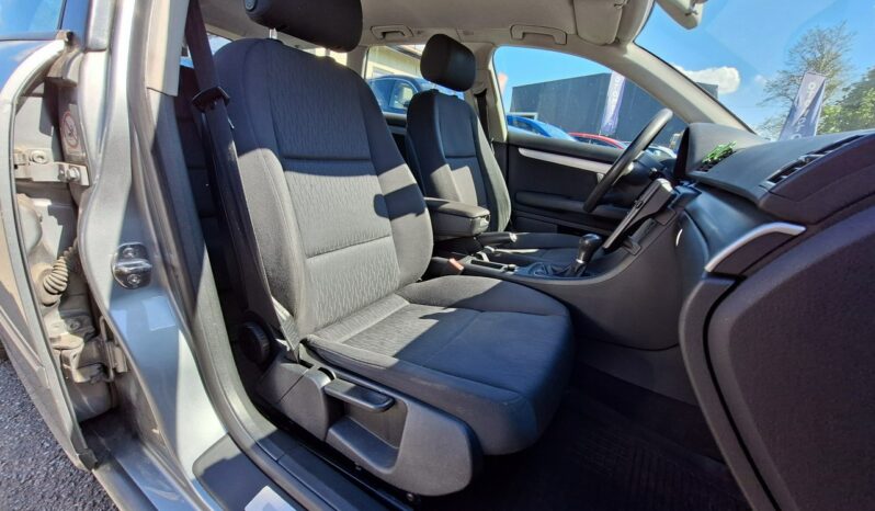 AUDI A4  | FWD (przód) | Manualna | 140 KM | Szary full