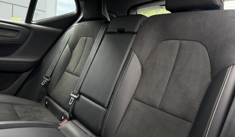 VOLVO XC 40 | przedni | Automatyczna | 163 KM | Szary full