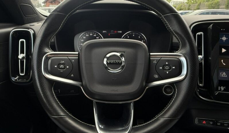 VOLVO XC 40 | przedni | Automatyczna | 163 KM | Szary full