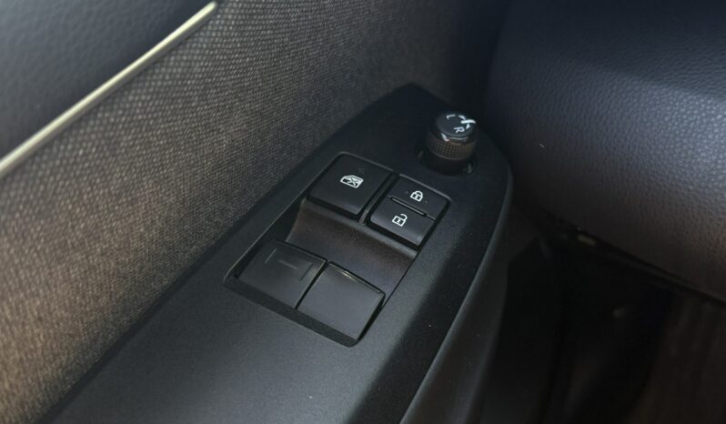 TOYOTA Yaris  | FWD (przód) | Automatyczna B/S | 116 KM | Srebrny full