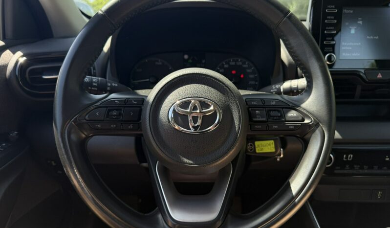 TOYOTA Yaris  | FWD (przód) | Automatyczna B/S | 116 KM | Srebrny full