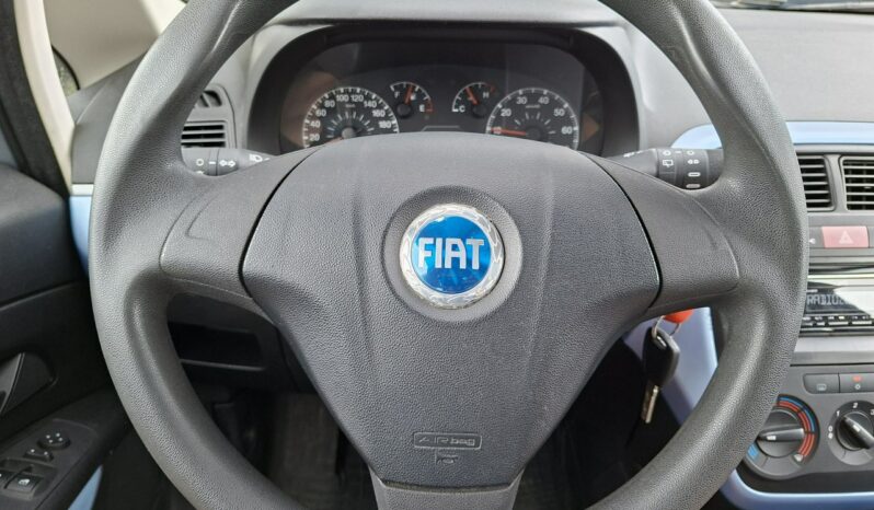 FIAT Punto  | FWD (przód) | Automatyczna | 77 KM | Szary full