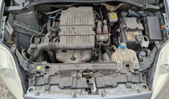 FIAT Punto  | FWD (przód) | Automatyczna | 77 KM | Szary full
