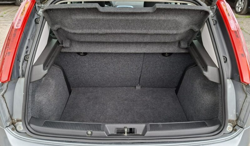 FIAT Punto  | FWD (przód) | Automatyczna | 77 KM | Szary full