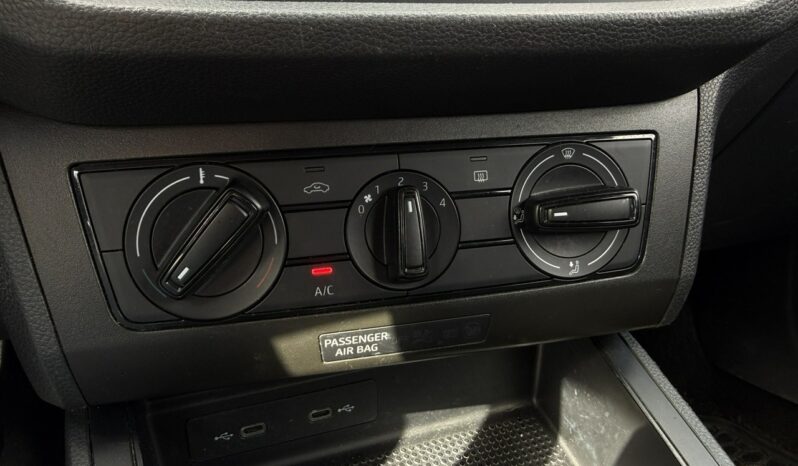 SEAT Ibiza  | przedni | Manualna | 80 KM | bialy full
